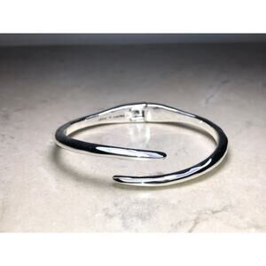 CHLOE & ISABEL Curved Silver Bracelet -B024